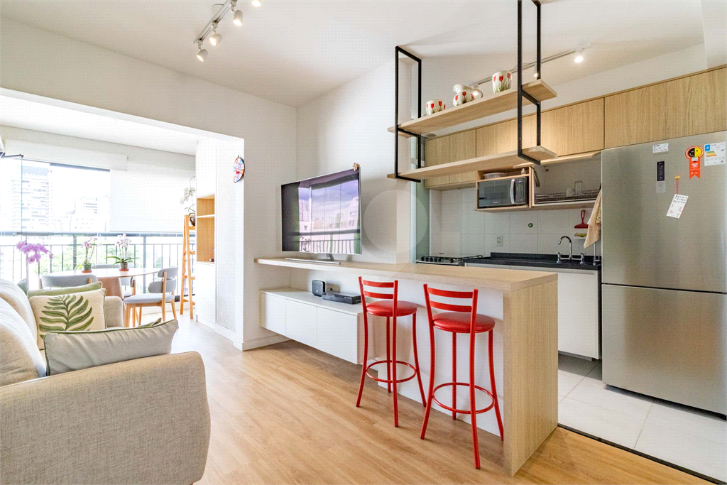 Apartamento - Perdizes - 2 Dormitórios - 67 m²