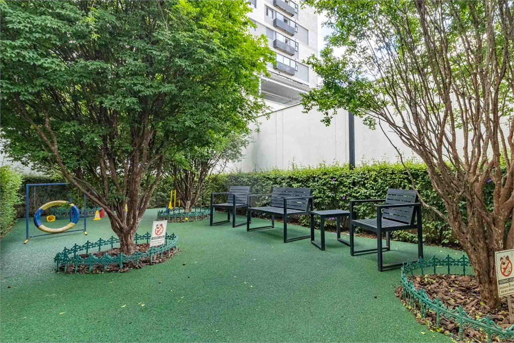 Apartamento - Perdizes - 2 Dormitórios - 67 m²