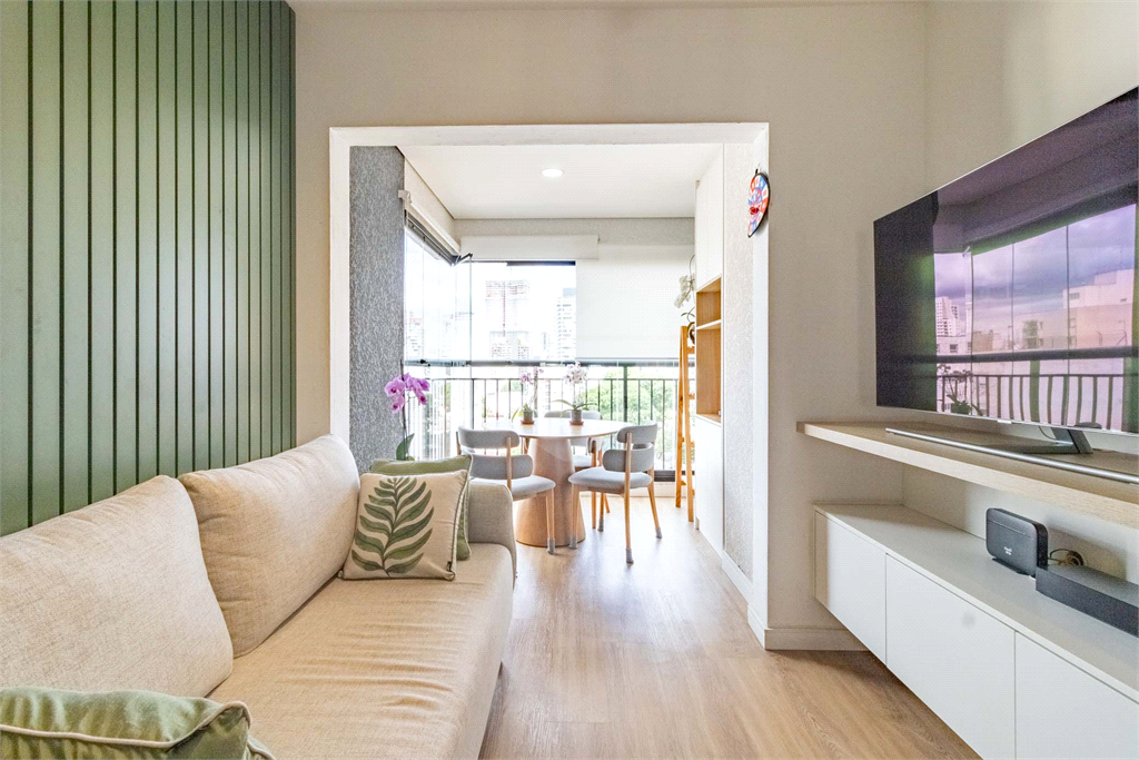 Apartamento - Perdizes - 2 Dormitórios - 67 m²