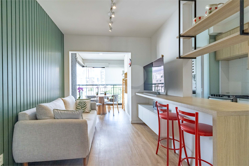 Apartamento - Perdizes - 2 Dormitórios - 67 m²