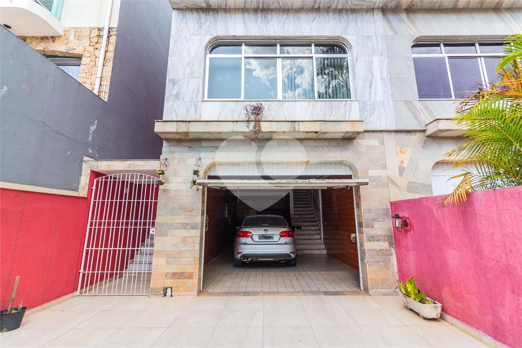  Casa à Venda no Horto Florestal | 180 m² | 3 Dormitórios (2 Suítes) | 4 Vagas! 