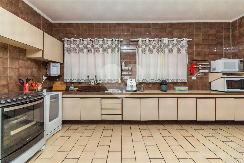  Casa à Venda no Horto Florestal | 180 m² | 3 Dormitórios (2 Suítes) | 4 Vagas! 