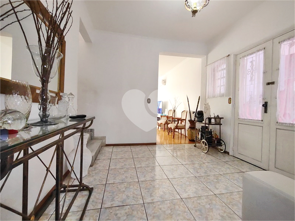  Casa à Venda no Horto Florestal | 180 m² | 3 Dormitórios (2 Suítes) | 4 Vagas! 