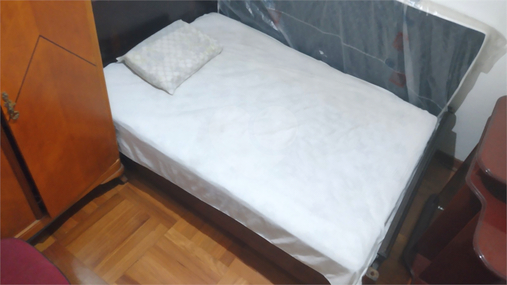 Casa térrea na Vila Medeiros  terreno de  7,5x24 Boa opção para construir do zero