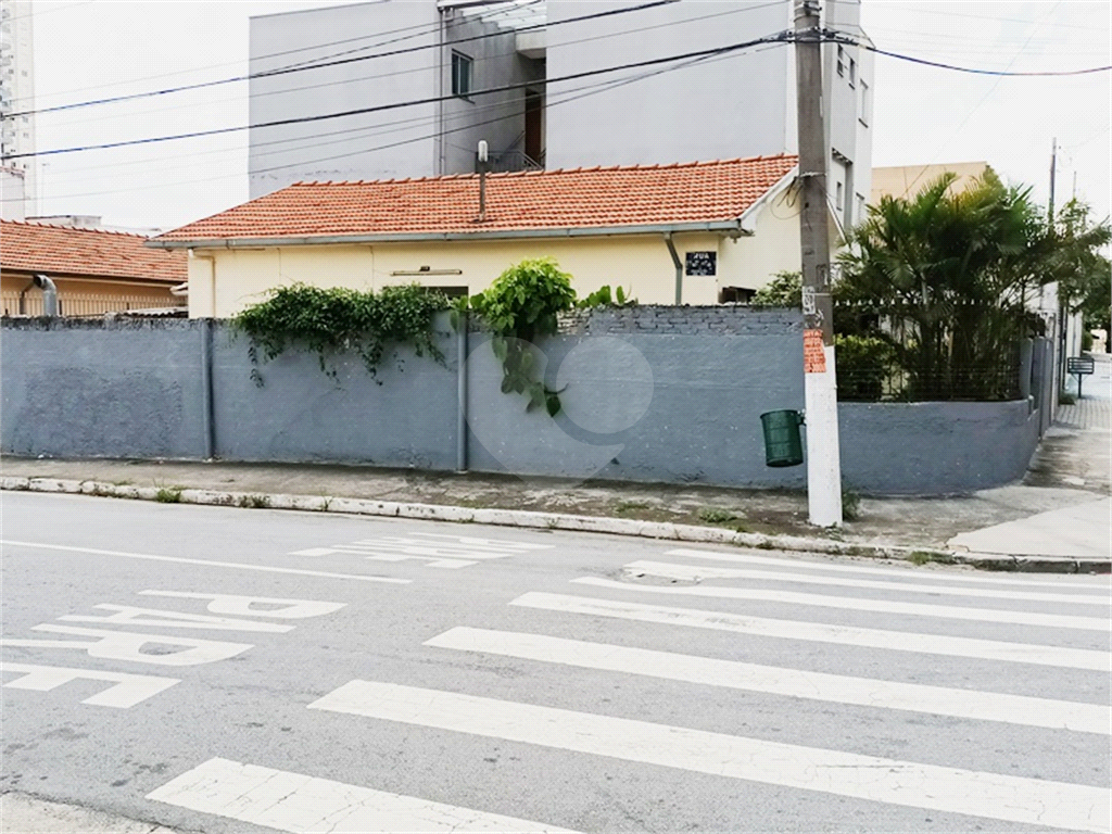 3 minutos a pé do Metrô