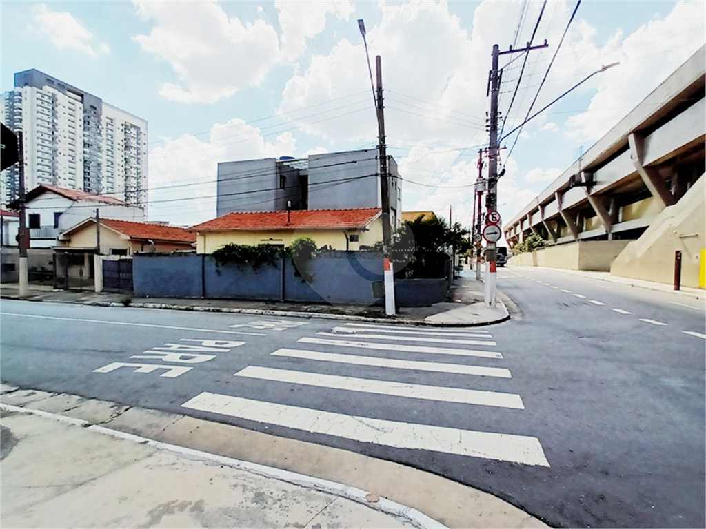 3 minutos a pé do Metrô