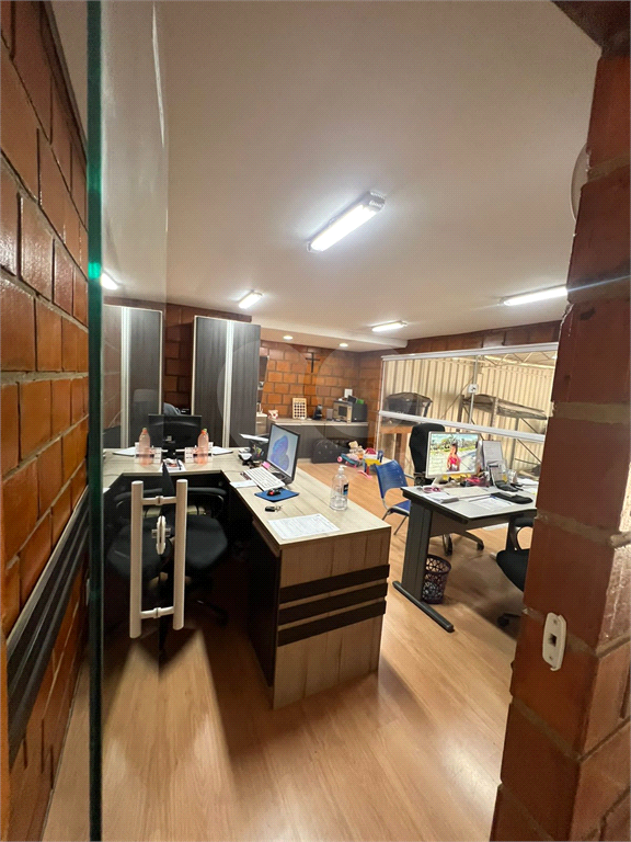 Depósito-Galpão-Armazém à venda, 202m² - Foto 4