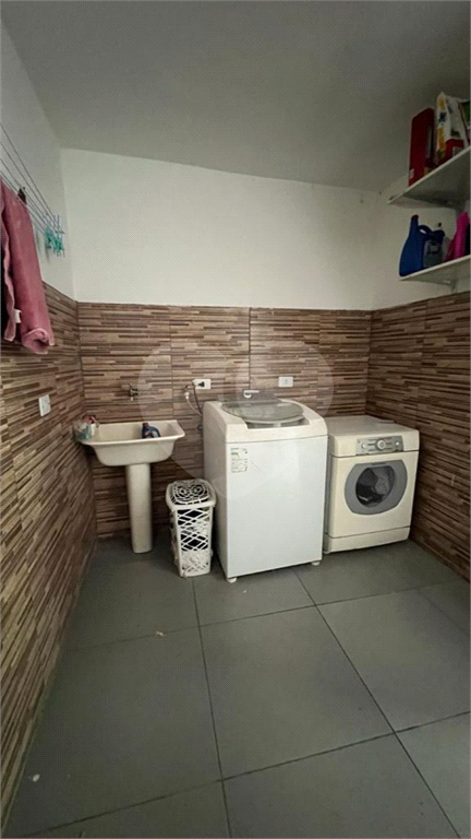 CASA A VENDA  237M² CONSTRUIDOS - 3 DORMIITÓRIOS E 3 VAGAS - TREMEMBÉ