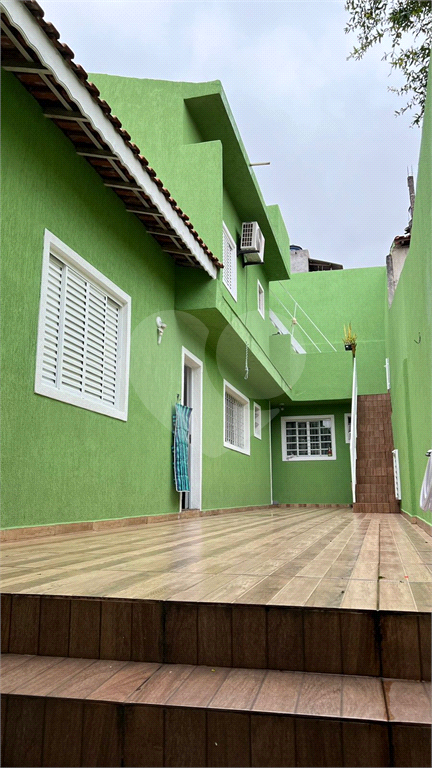 CASA A VENDA  237M² CONSTRUIDOS - 3 DORMIITÓRIOS E 3 VAGAS - TREMEMBÉ