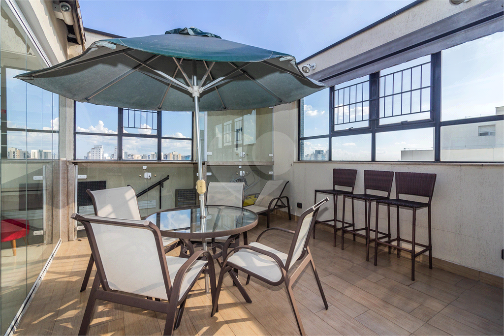 Cobertura dúplex para locação com 112 m, 2 dormitórios, 1 vaga na Saúde!