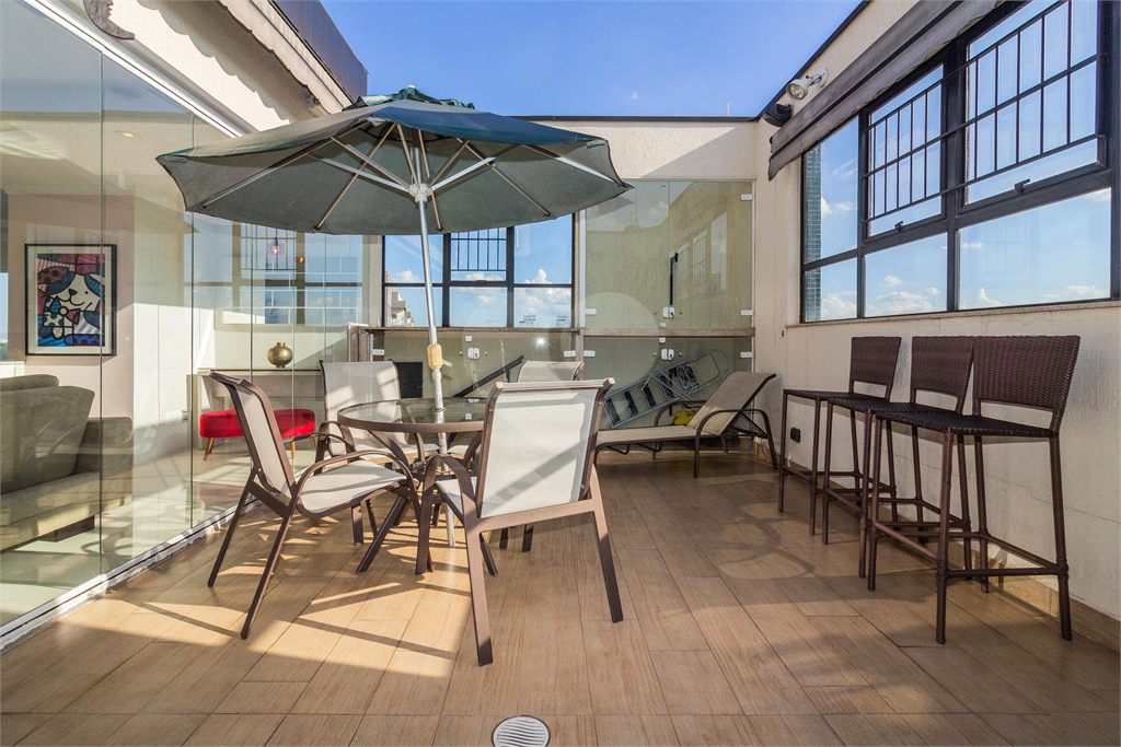 Cobertura dúplex para locação com 112 m, 2 dormitórios, 1 vaga na Saúde!