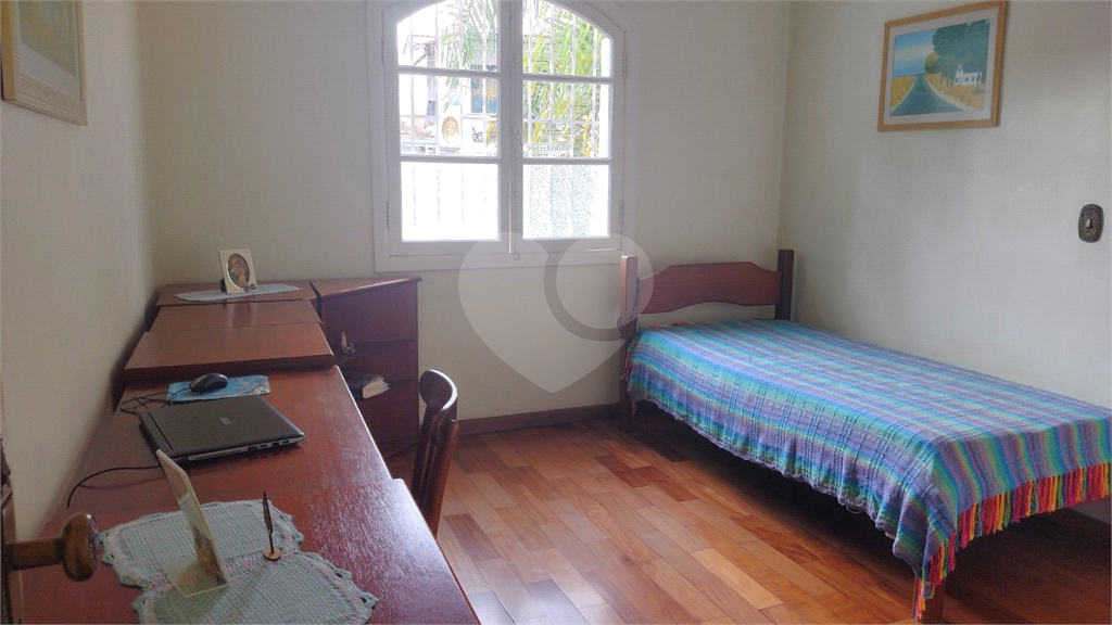 Sobrado Horto florestal - 3 quartos e 2 Vagas 