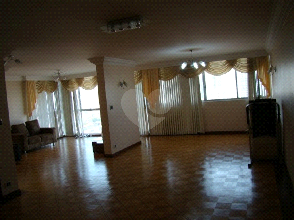 Apartamento 236m³ à venda na Moóca - 4 quartos (3 suíte) e 3 vagas
