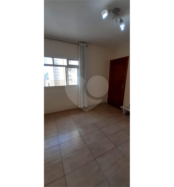 Apartamento - Bom Retiro - 3 dormitórios - 1 banheiro - 1 sala - 1 cozinha