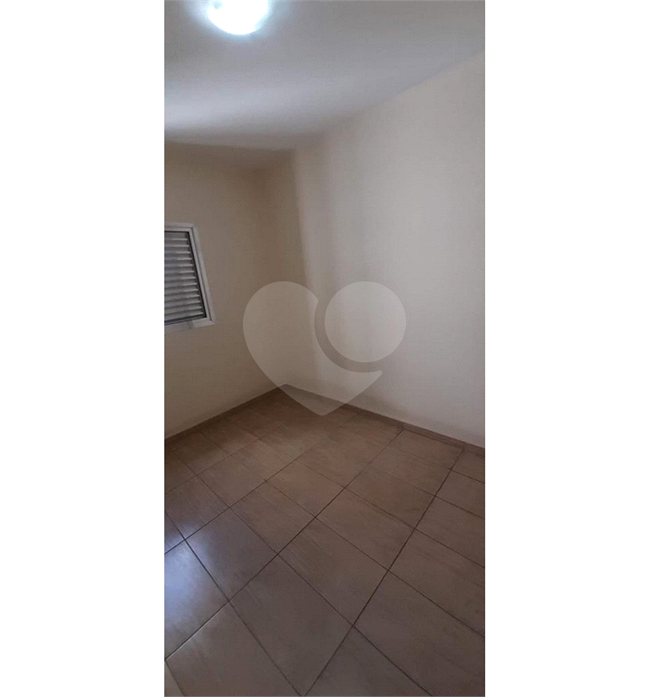 Apartamento - Bom Retiro - 3 dormitórios - 1 banheiro - 1 sala - 1 cozinha