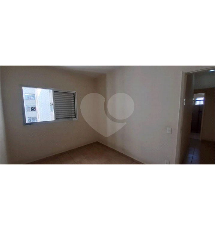 Apartamento - Bom Retiro - 3 dormitórios - 1 banheiro - 1 sala - 1 cozinha