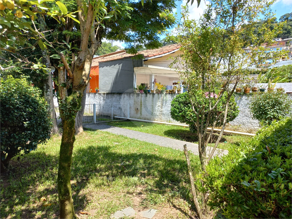 Atenção Construtores Terreno no Horto Florestal com 1.118 Metros com Casa Térrea no Local!!!