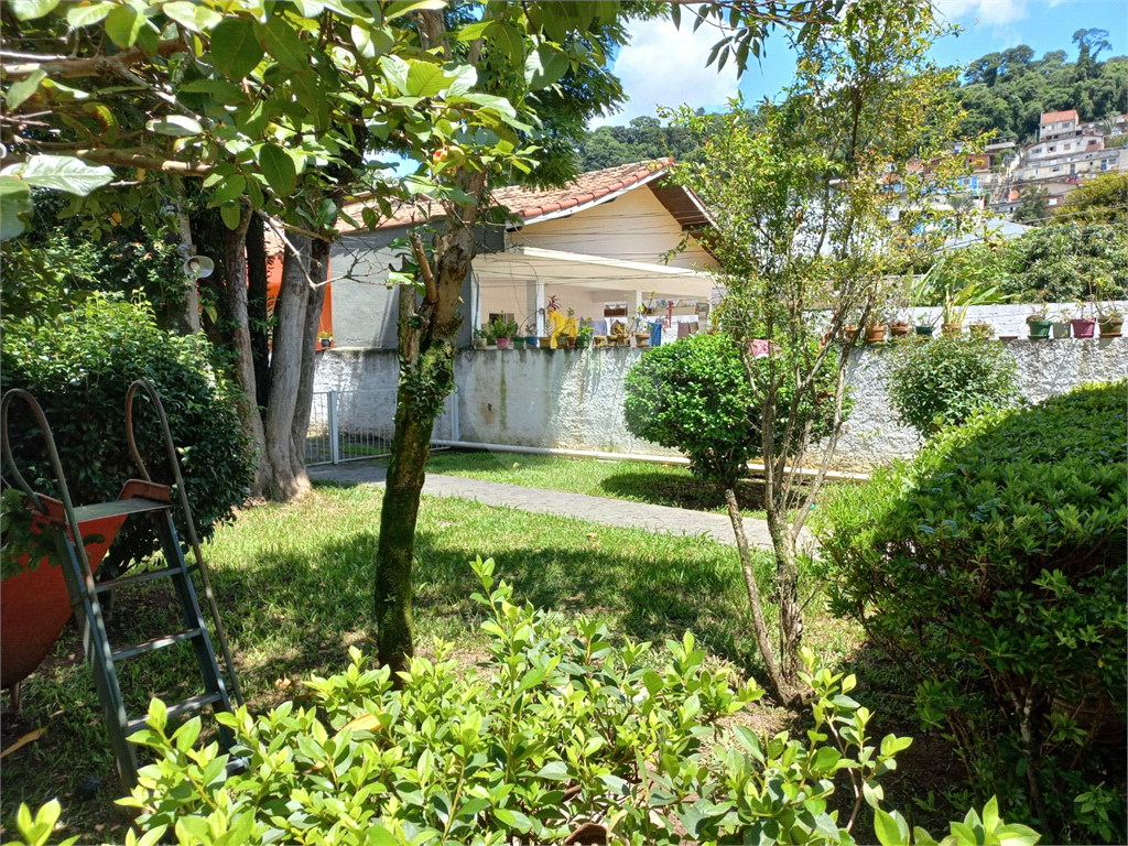 Atenção Construtores Terreno no Horto Florestal com 1.118 Metros com Casa Térrea no Local!!!