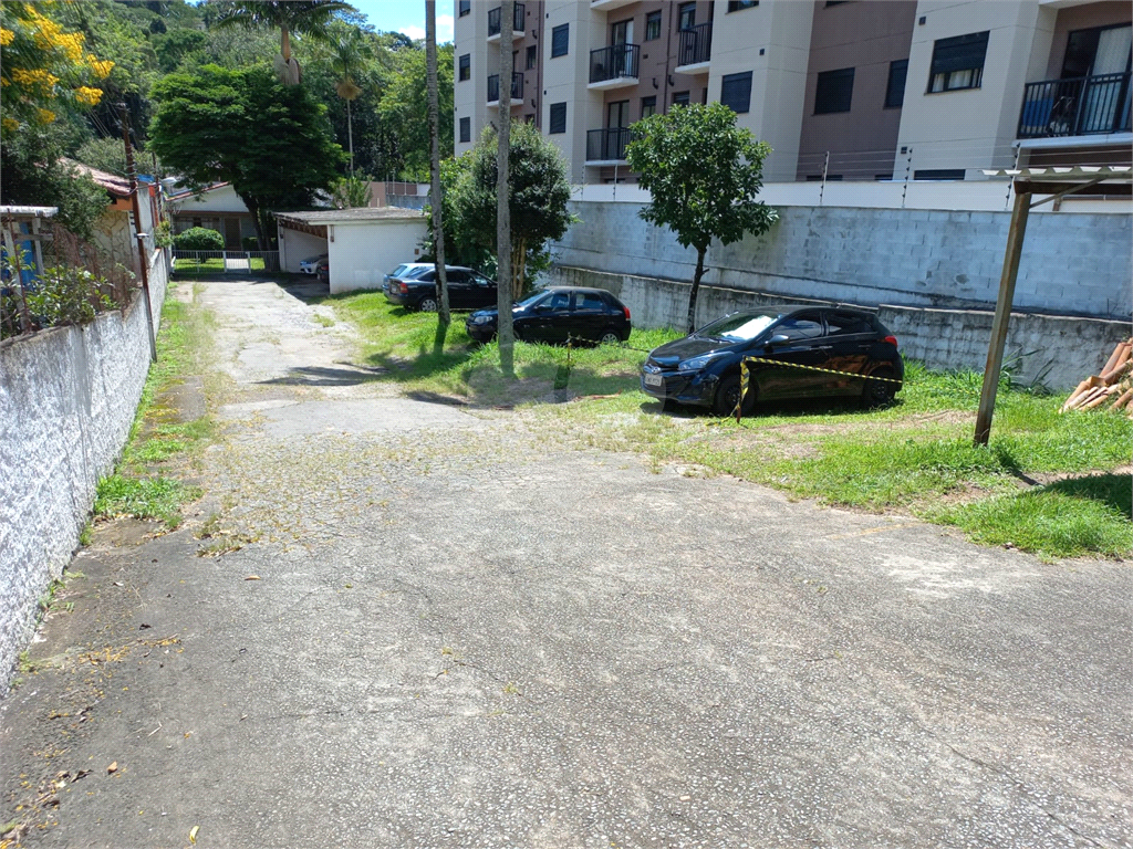 Atenção Construtores Terreno no Horto Florestal com 1.118 Metros com Casa Térrea no Local!!!