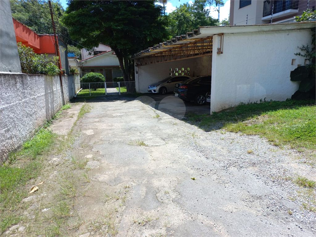 Atenção Construtores Terreno no Horto Florestal com 1.118 Metros com Casa Térrea no Local!!!