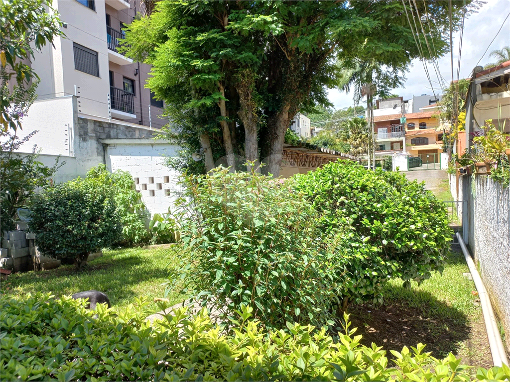 Atenção Construtores Terreno no Horto Florestal com 1.118 Metros com Casa Térrea no Local!!!