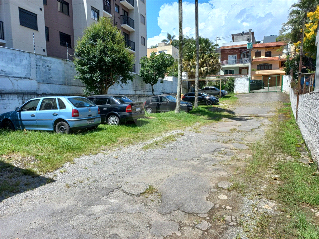 Atenção Construtores Terreno no Horto Florestal com 1.118 Metros com Casa Térrea no Local!!!