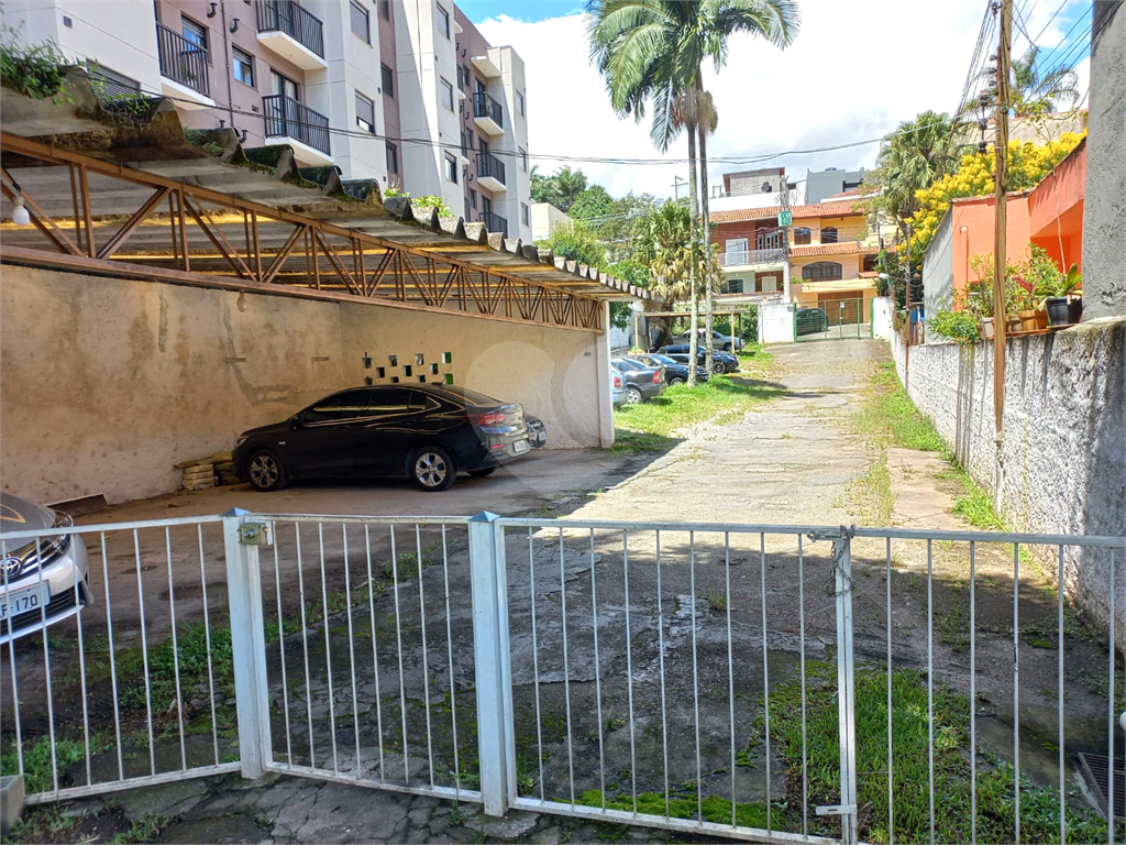 Atenção Construtores Terreno no Horto Florestal com 1.118 Metros com Casa Térrea no Local!!!