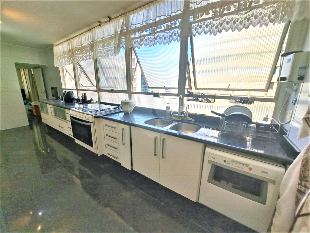 APARTAMENTO em HIGIENÓPOLIS