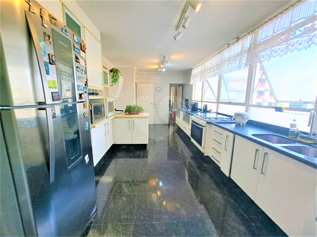 APARTAMENTO em HIGIENÓPOLIS
