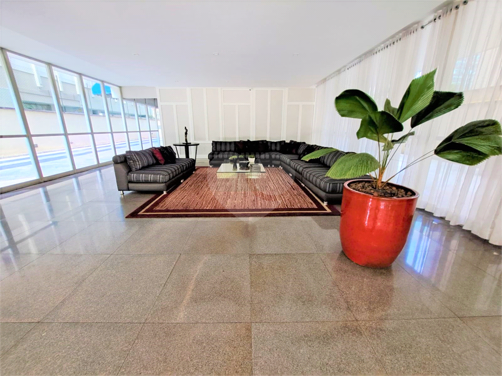 APARTAMENTO em HIGIENÓPOLIS