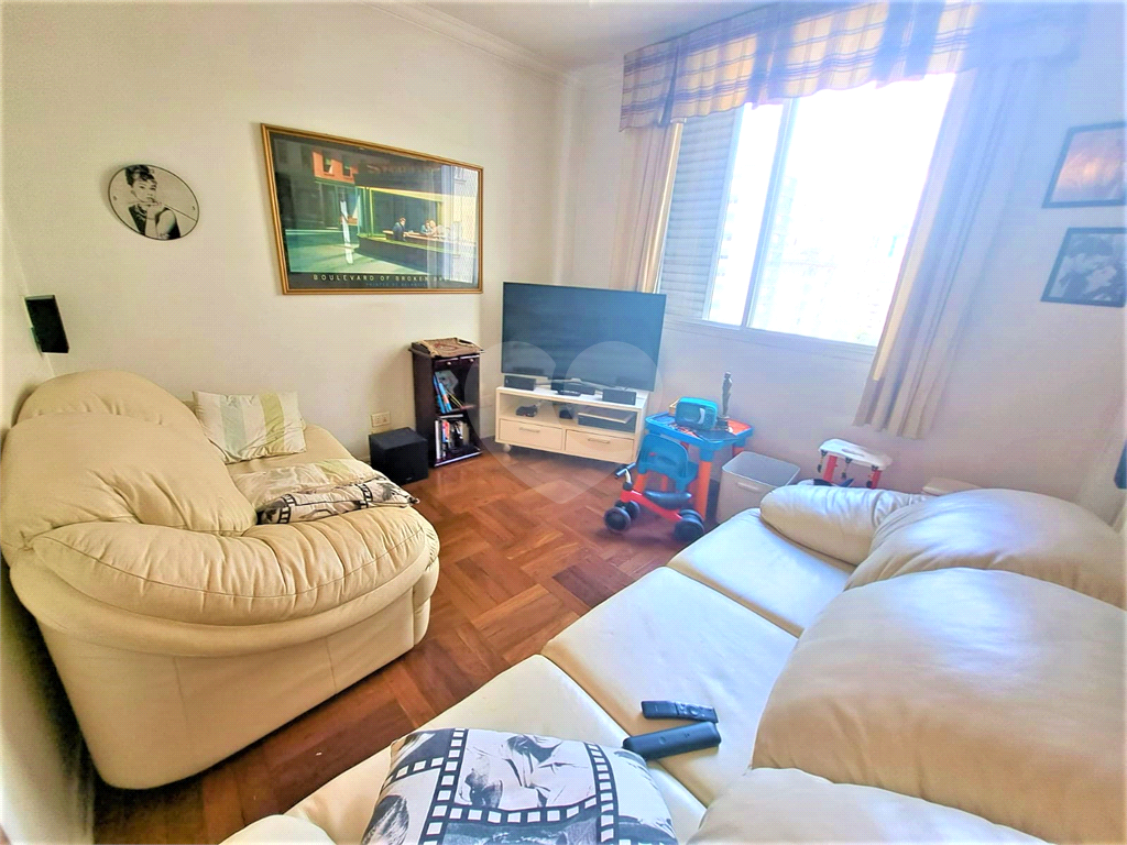 APARTAMENTO em HIGIENÓPOLIS