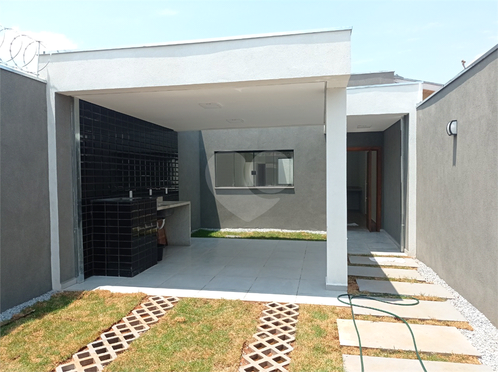 Casa à venda com 3 quartos, 114m² - Foto 1