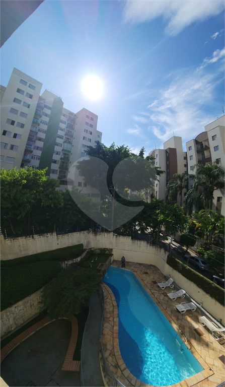 Apartamento com 48 metros, diferencial com 3 vagas de garagem, 2 escrituradas e uma sorteio.