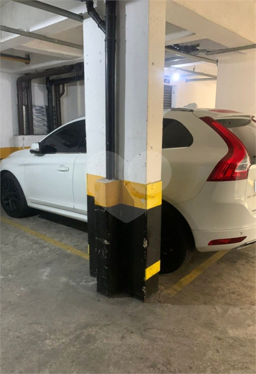 Apartamento com 48 metros, diferencial com 3 vagas de garagem, 2 escrituradas e uma sorteio.