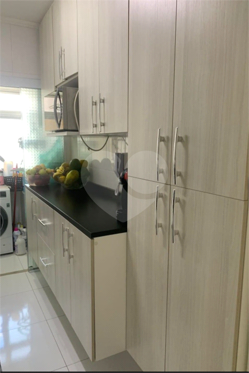 Apartamento com 48 metros, diferencial com 3 vagas de garagem, 2 escrituradas e uma sorteio.