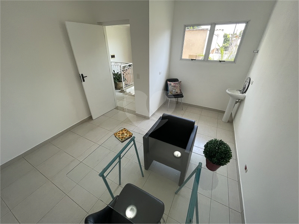 Excelente sobrado comercial ou Residencial com 3 vagas de garagem-Vila Gustavo