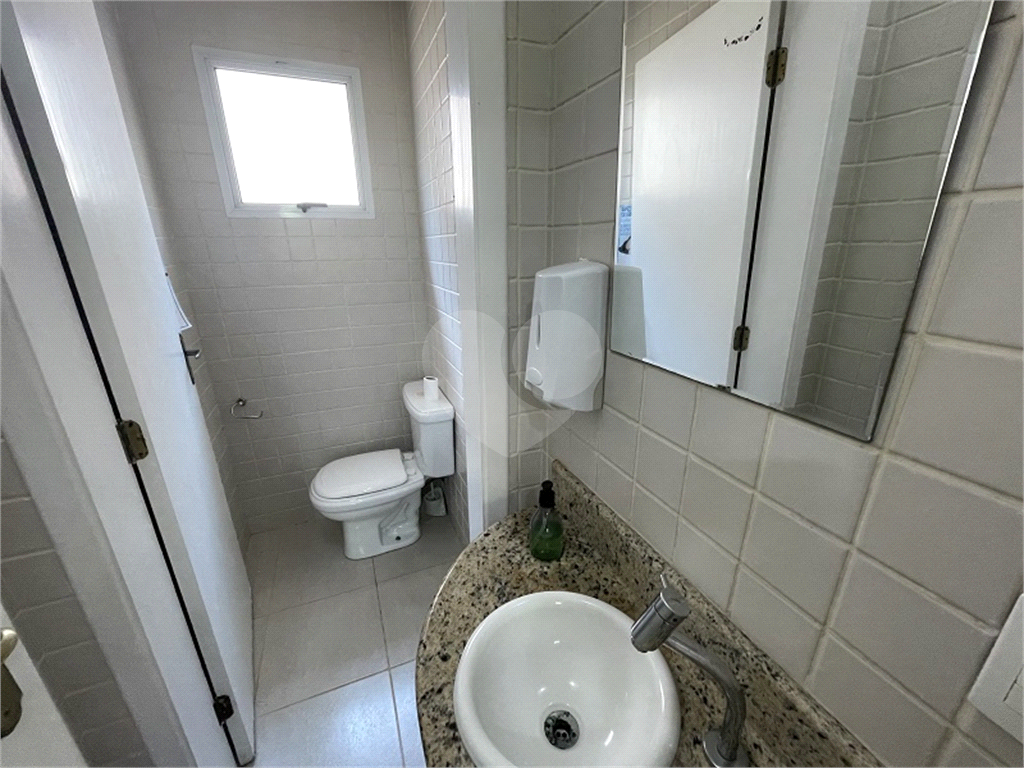 Excelente sobrado comercial ou Residencial com 3 vagas de garagem-Vila Gustavo