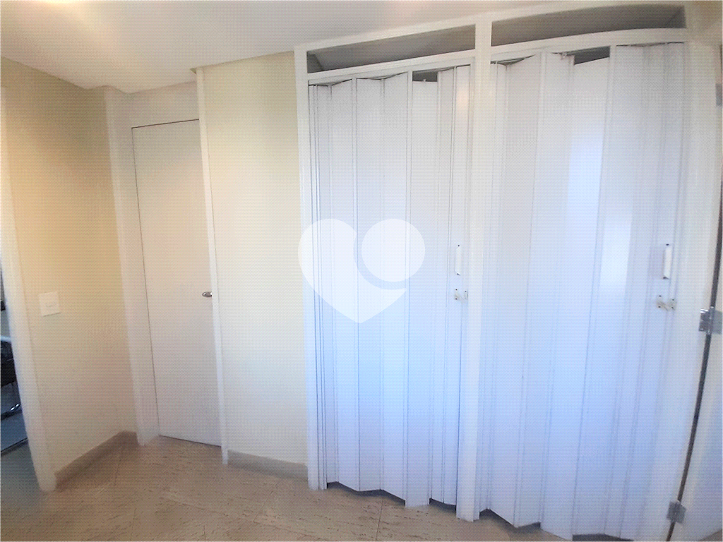Conjunto comercial à venda 03 salas com 01 garagem  na  Av. Paulista - Edifício Winston Churchill