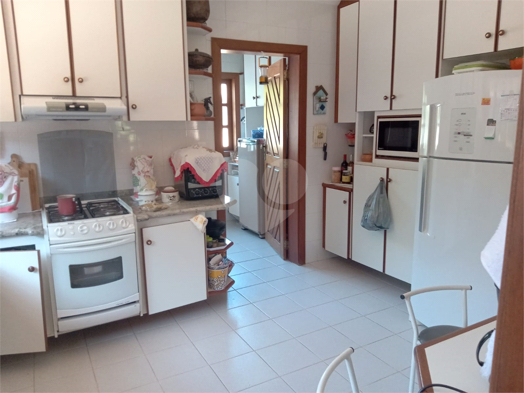 Casa à venda com 3 quartos, 360m² - Foto 14