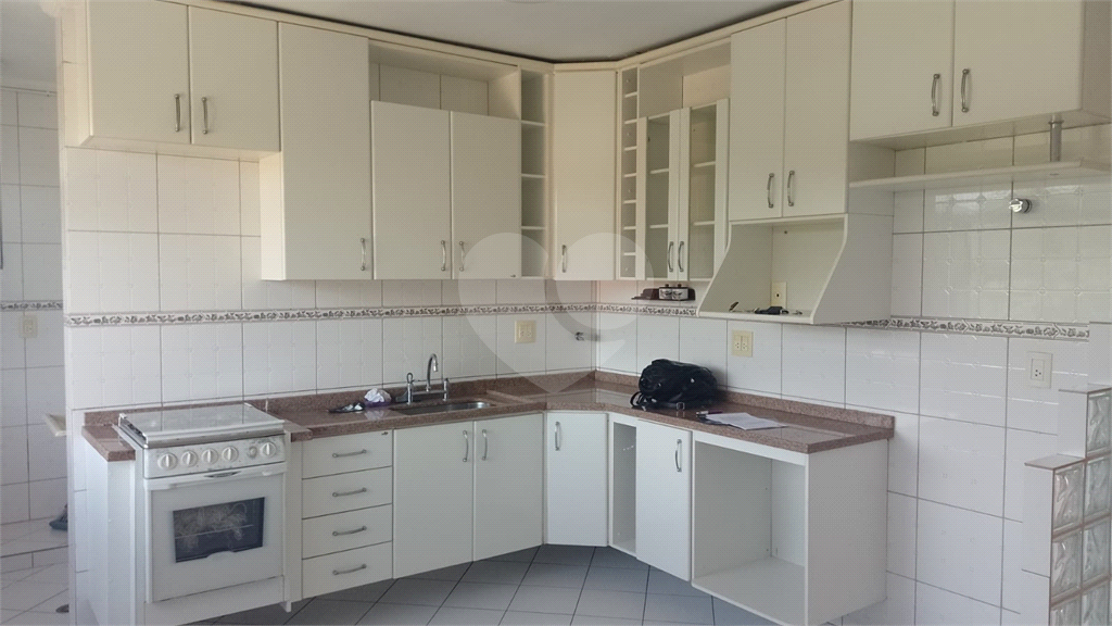 APARTAMENTO em TREMEMBÉ