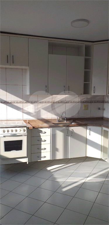 APARTAMENTO em TREMEMBÉ