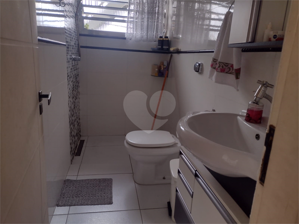 Sobrado à venda com 3 quartos, 200m² - Foto 11