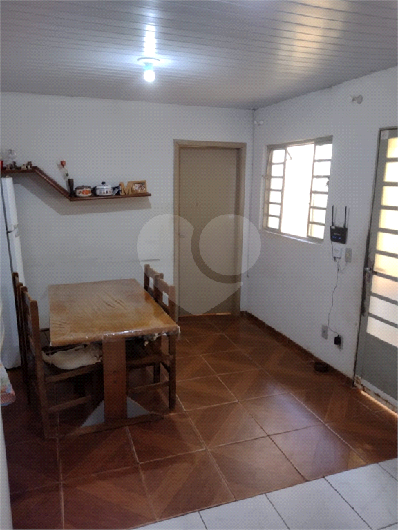 Casa à venda com 3 quartos, 60m² - Foto 5