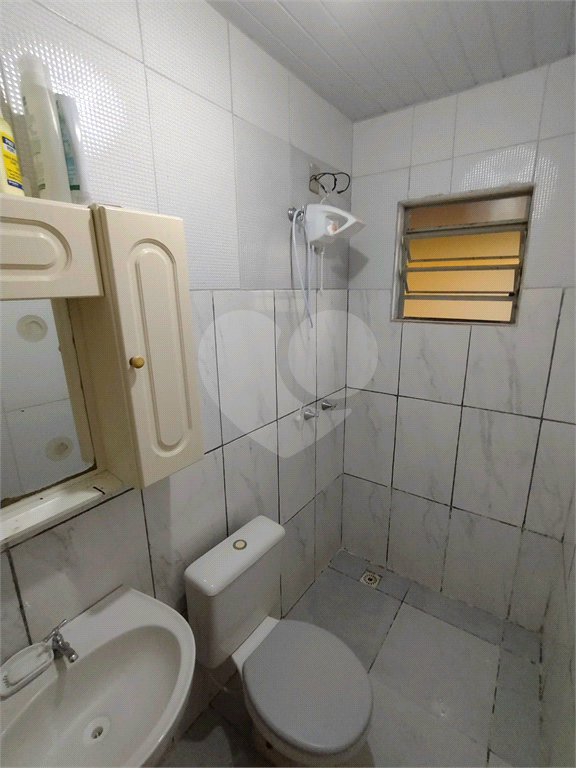 Casa à venda com 3 quartos, 60m² - Foto 11