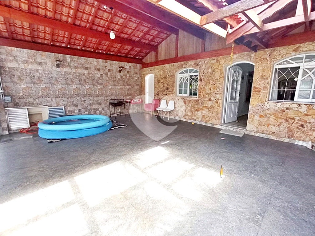 Casa à venda com 4 quartos, 280m² - Foto 3