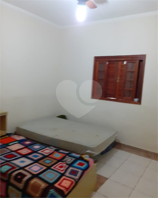 Casa à venda na Praia Grande - 135m² com 3 quartos e 4 vagas - Bairro Maracanã