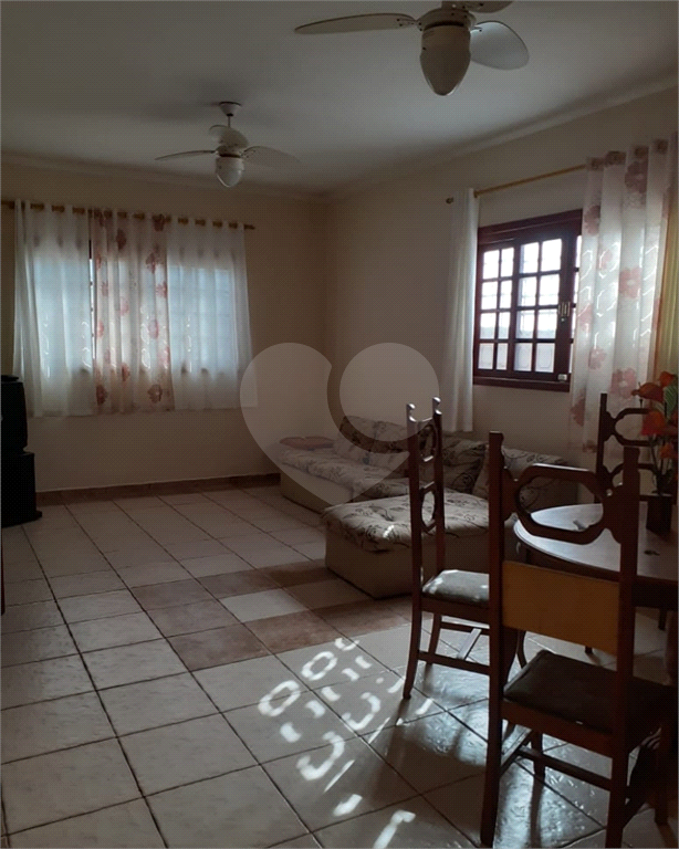 Casa à venda na Praia Grande - 135m² com 3 quartos e 4 vagas - Bairro Maracanã