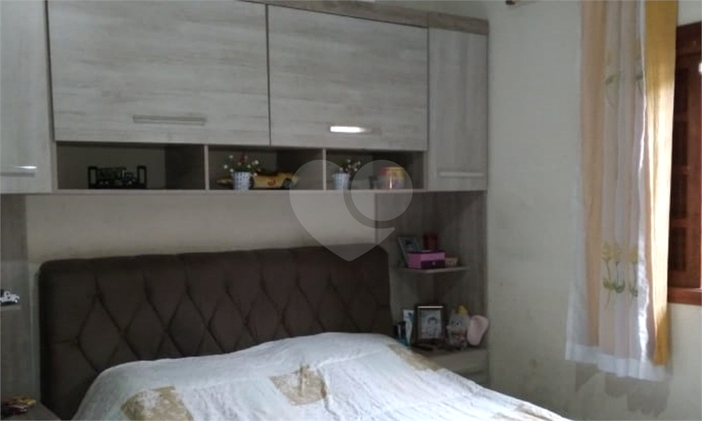 Casa à venda na Praia Grande - 135m² com 3 quartos e 4 vagas - Bairro Maracanã