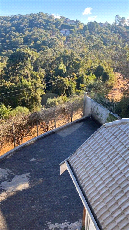 Casa em condomínio com 6 suítes em Campos do Jordão 