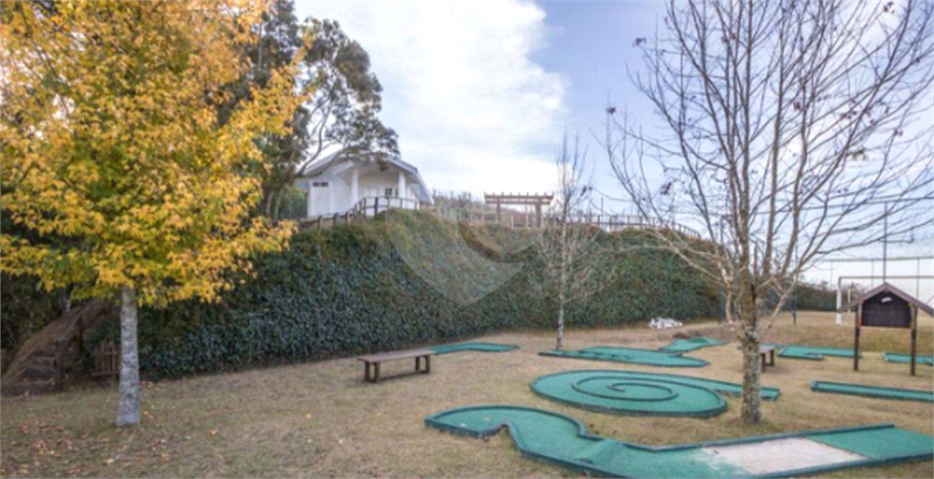 Casa em condomínio com 6 suítes em Campos do Jordão 